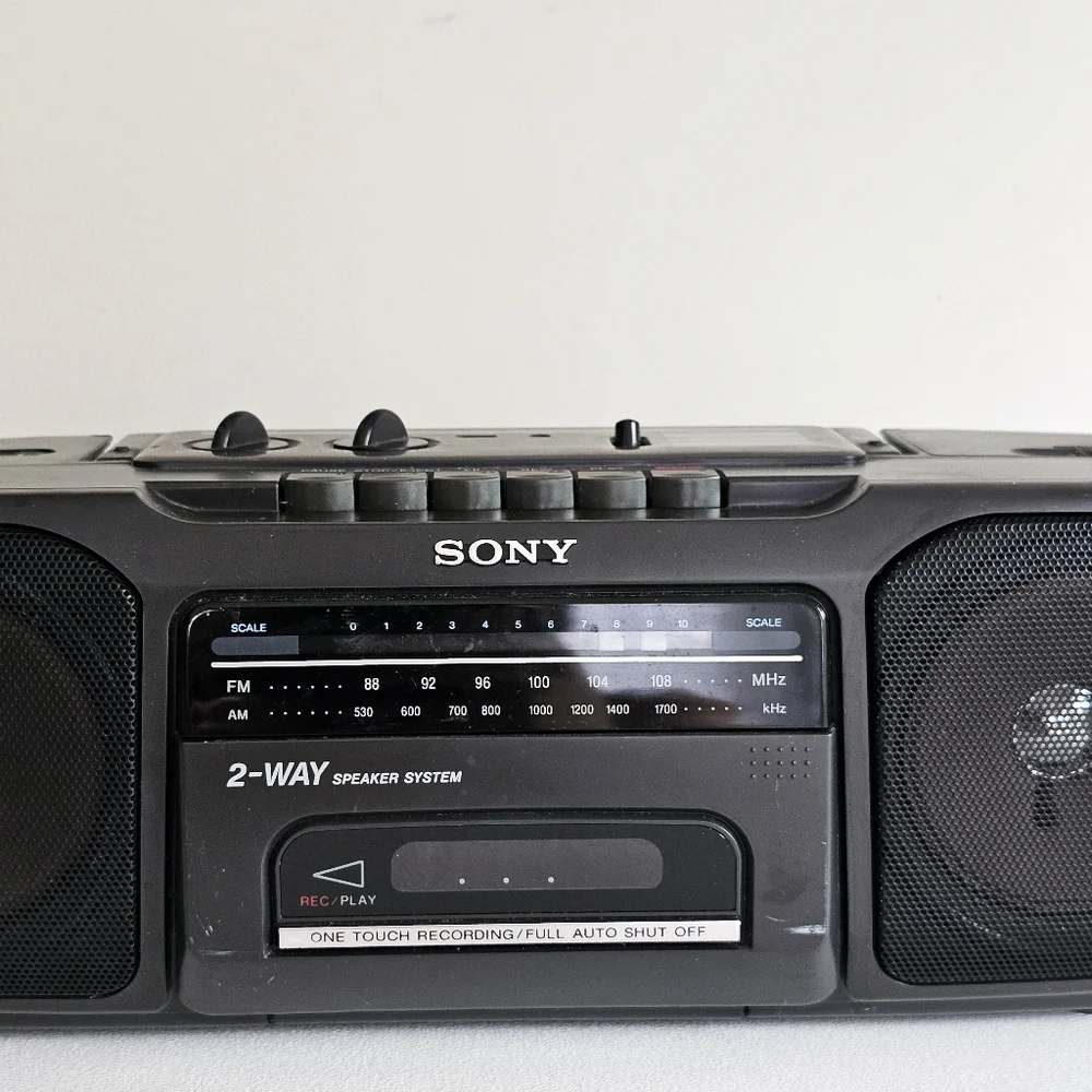 Sony CFS-200 Portable Black Boombox, Stereo Tape Player, Non Working Cassette